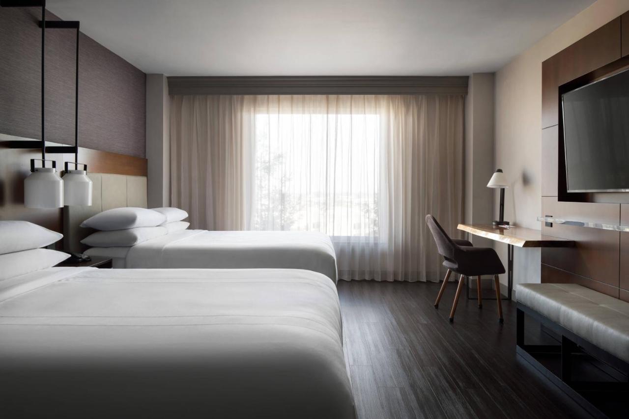 Hotel Visalia Marriott At The Convention Center Extérieur photo