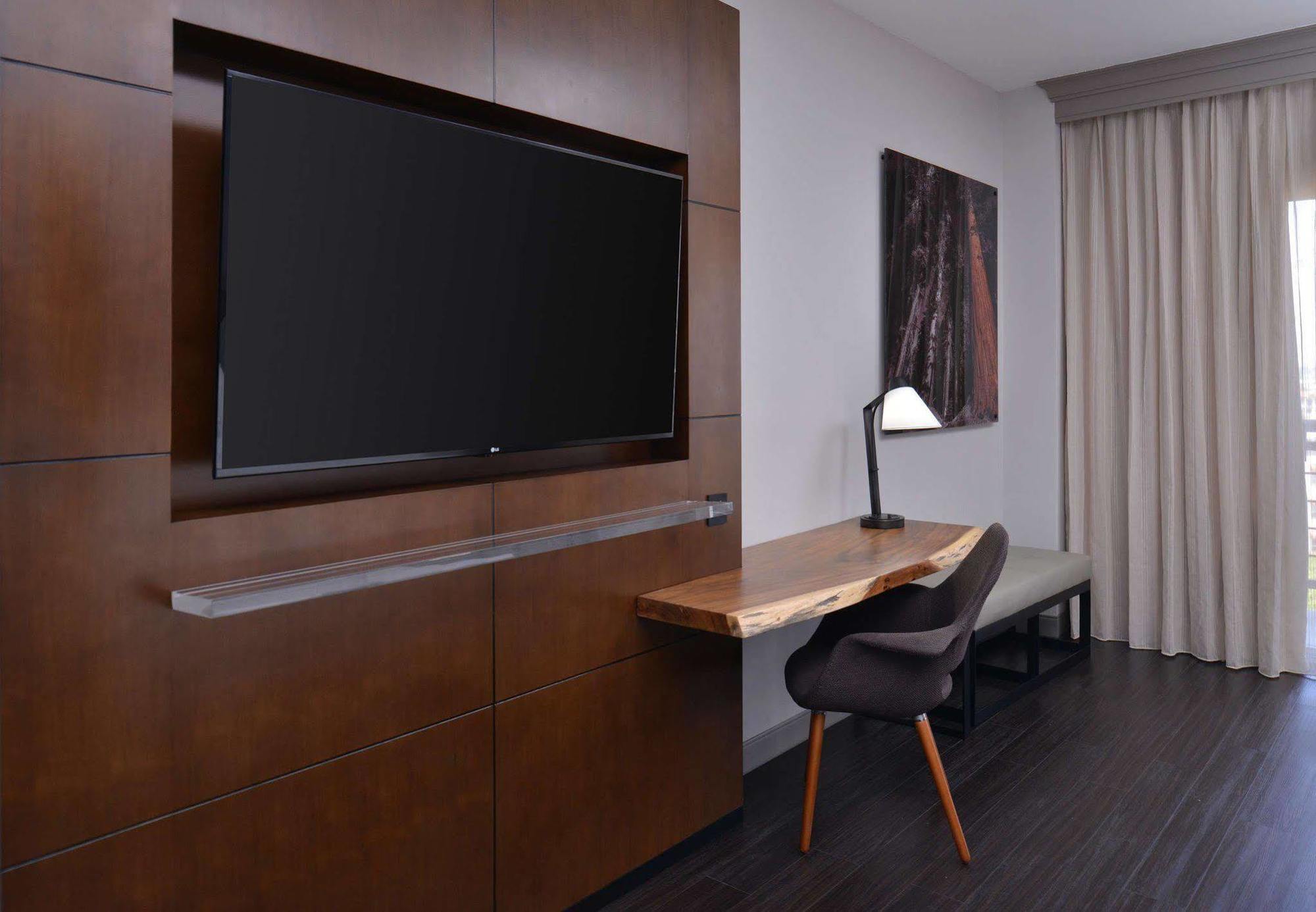 Hotel Visalia Marriott At The Convention Center Extérieur photo